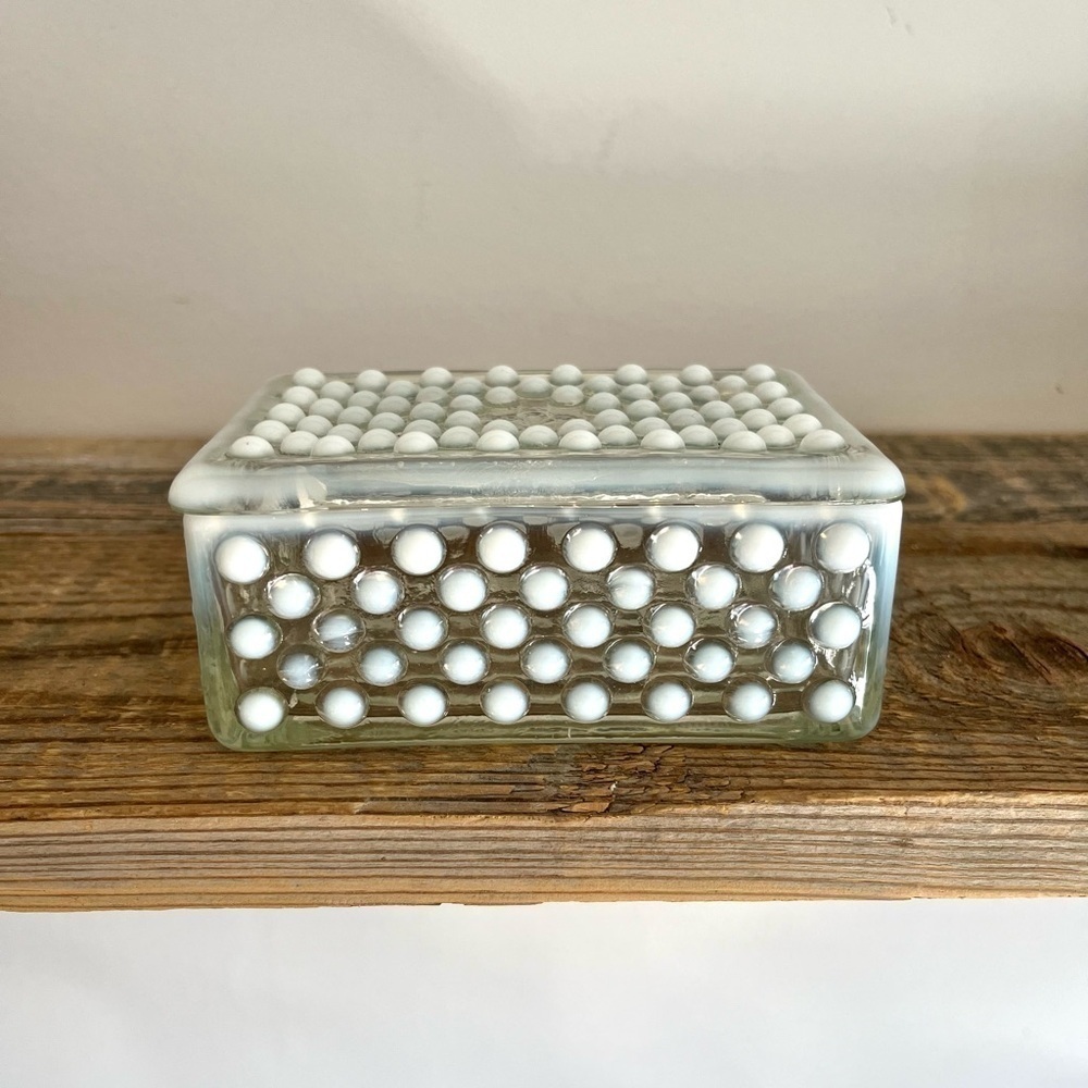 Fenton white opalescent moonstone hobnail vanity box